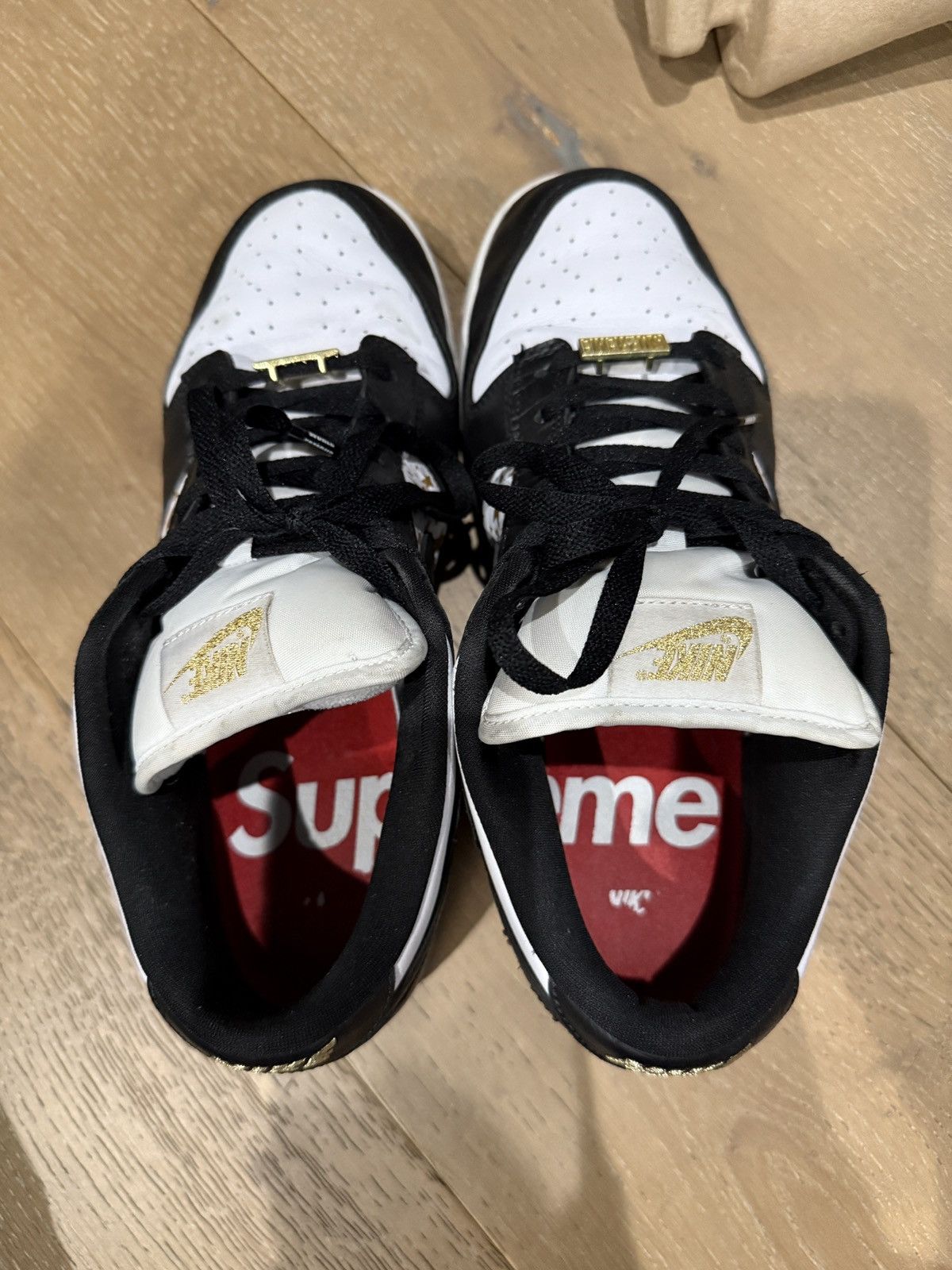 Nike × Supreme Supreme x Nike SB dunk low OG Size US 10 / EU 43 - 5 Thumbnail