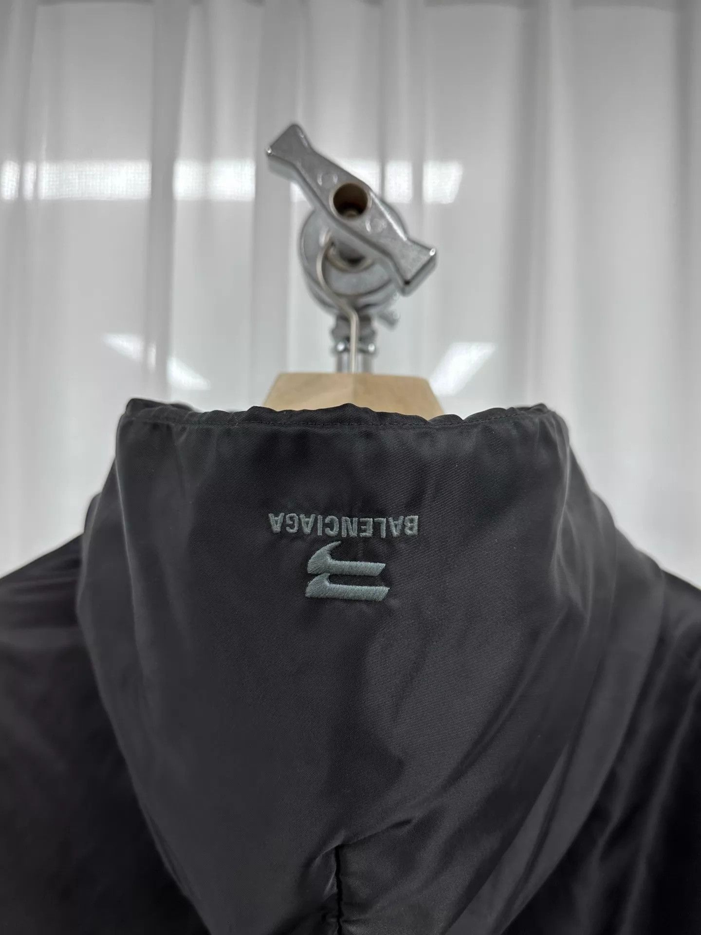 Balenciaga Balenciaga Runway Pull Over Bomber Jacket Size 1 Size US S / EU 44-46 / 1 - 3 Thumbnail