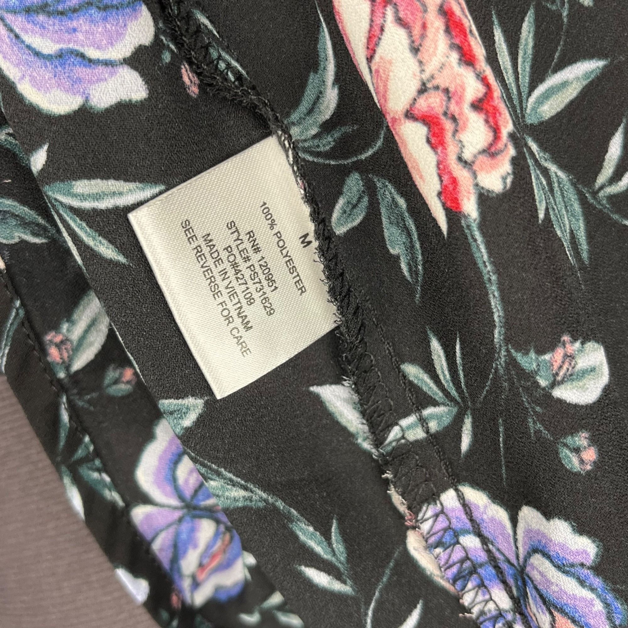 Other Pink Rose Sleeveless Top Key-Hole Neckline Black Floral Size Size M / US 6-8 / IT 42-44 - 7 Thumbnail