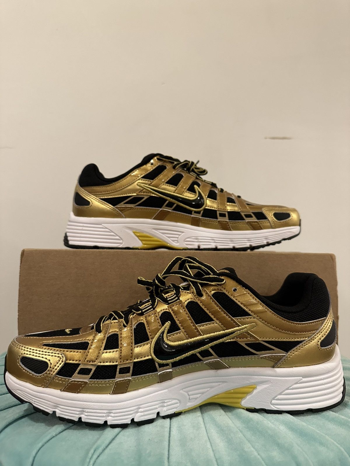 Nike Nike P-6000 Metallic Gold Infinite Gold White black Size US 9.5 / EU 42-43 - 2 Thumbnail