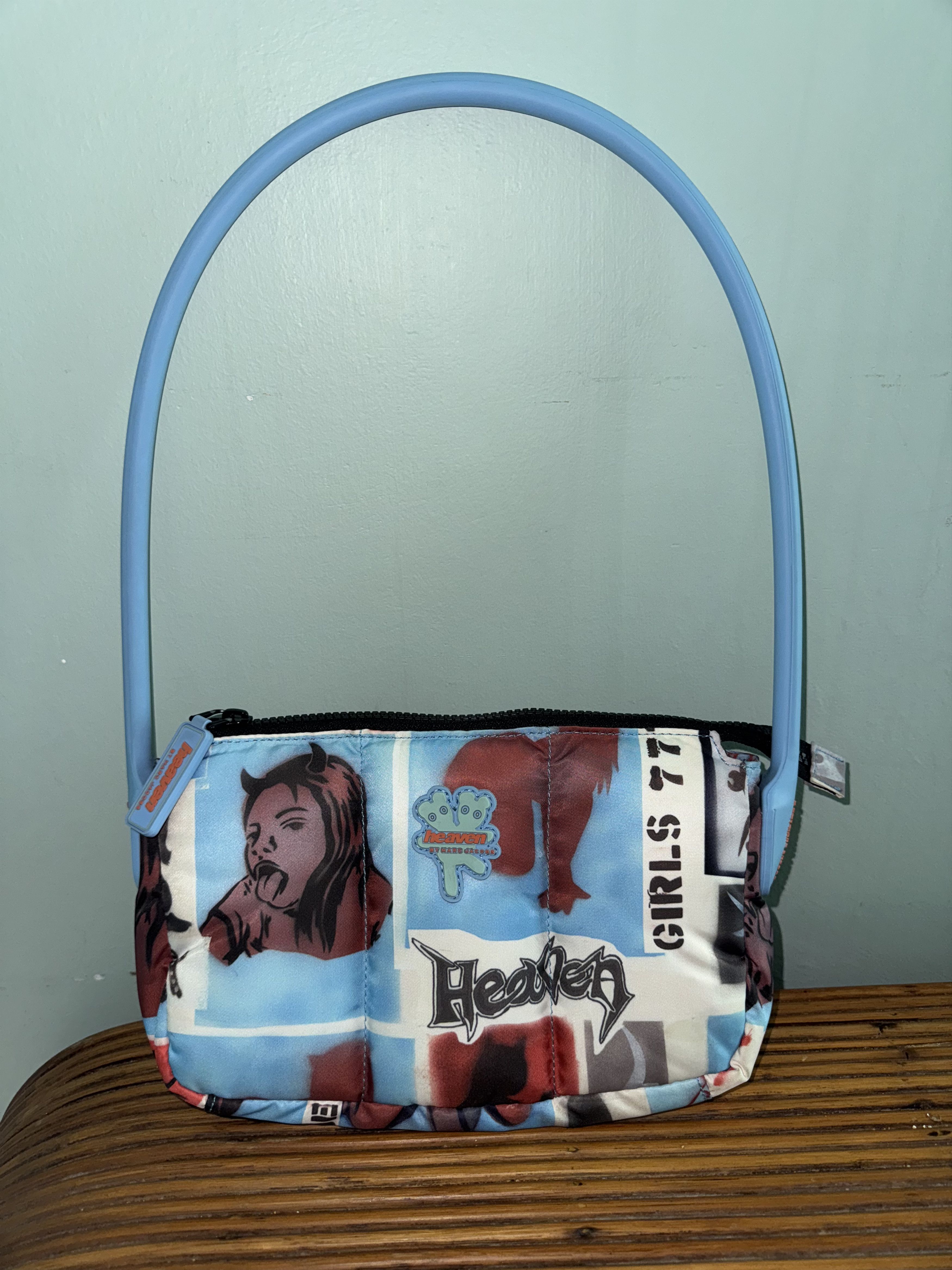 【超激レア】Heaven by Marc Jacobs Puffy Bag Marc Jacobs Heaven Puffy Nylon Kissing Shoulder Bag
