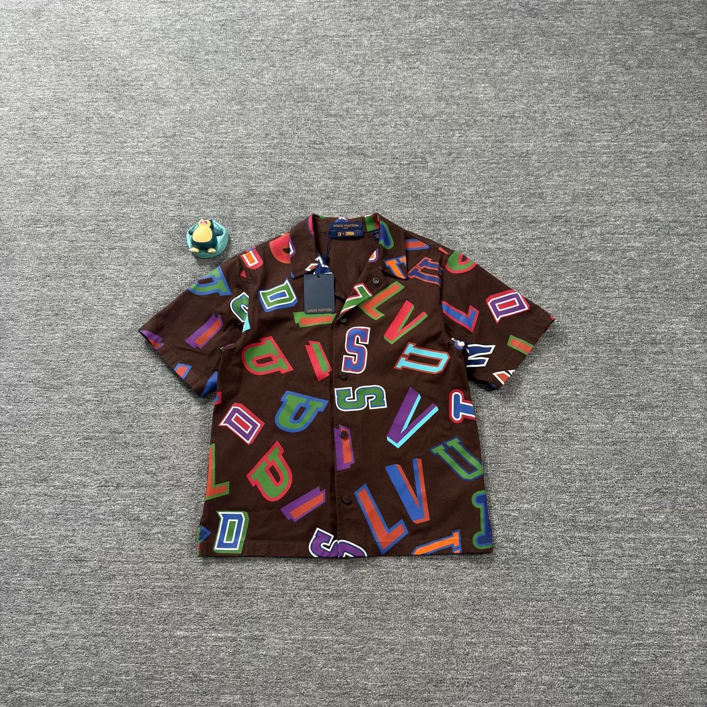 Louis Vuitton LV NBA Collaboration Brown Short-Sleeve Shirt Size US S / EU 44-46 / 1 - 1 Thumbnail