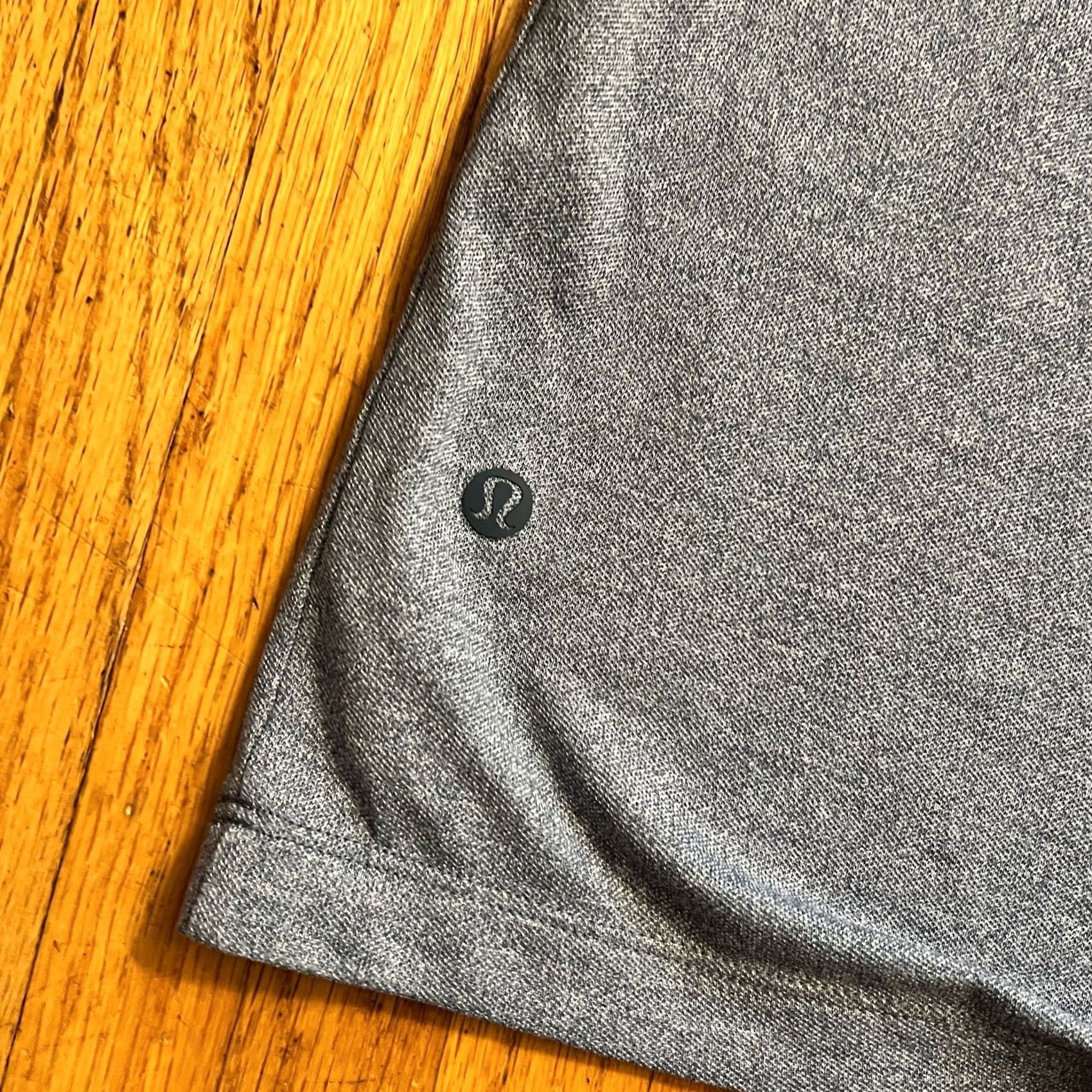Lululemon Lululemon Polo Shirt Mens Small Gray Short Sleeve Shirt Mens S Gray Polo Size US S / EU 44-46 / 1 - 4 Thumbnail