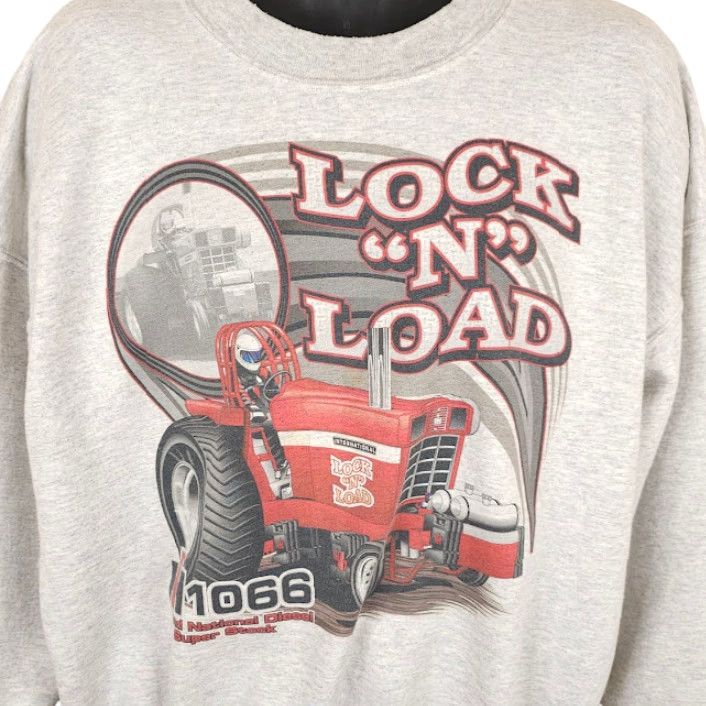 Gildan VINTAGE Tractor Sweatshirt Mens Size XL Gray International Harvester 1066 Lock N Load Size US XL / EU 56 / 4 - 2 Thumbnail