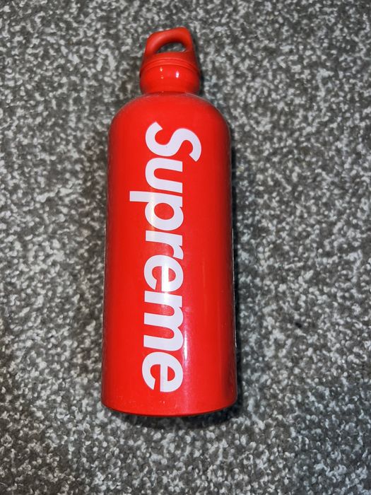 Supreme Supreme sigg traveller 0.6L water bottle | Grailed