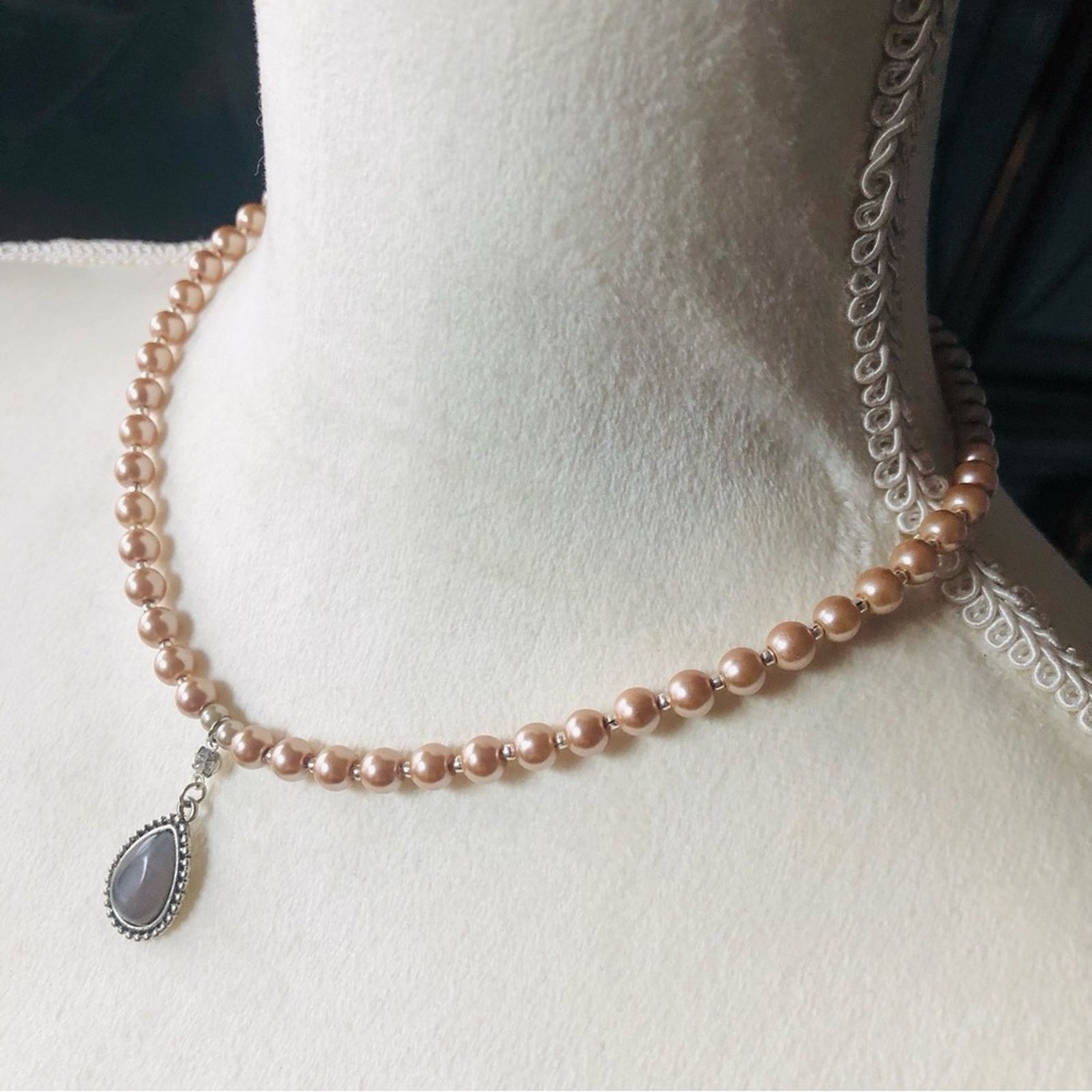 Handmade Handcrafted repurpose grey moon glow teardrop Pearl necklace Size ONE SIZE - 4 Thumbnail