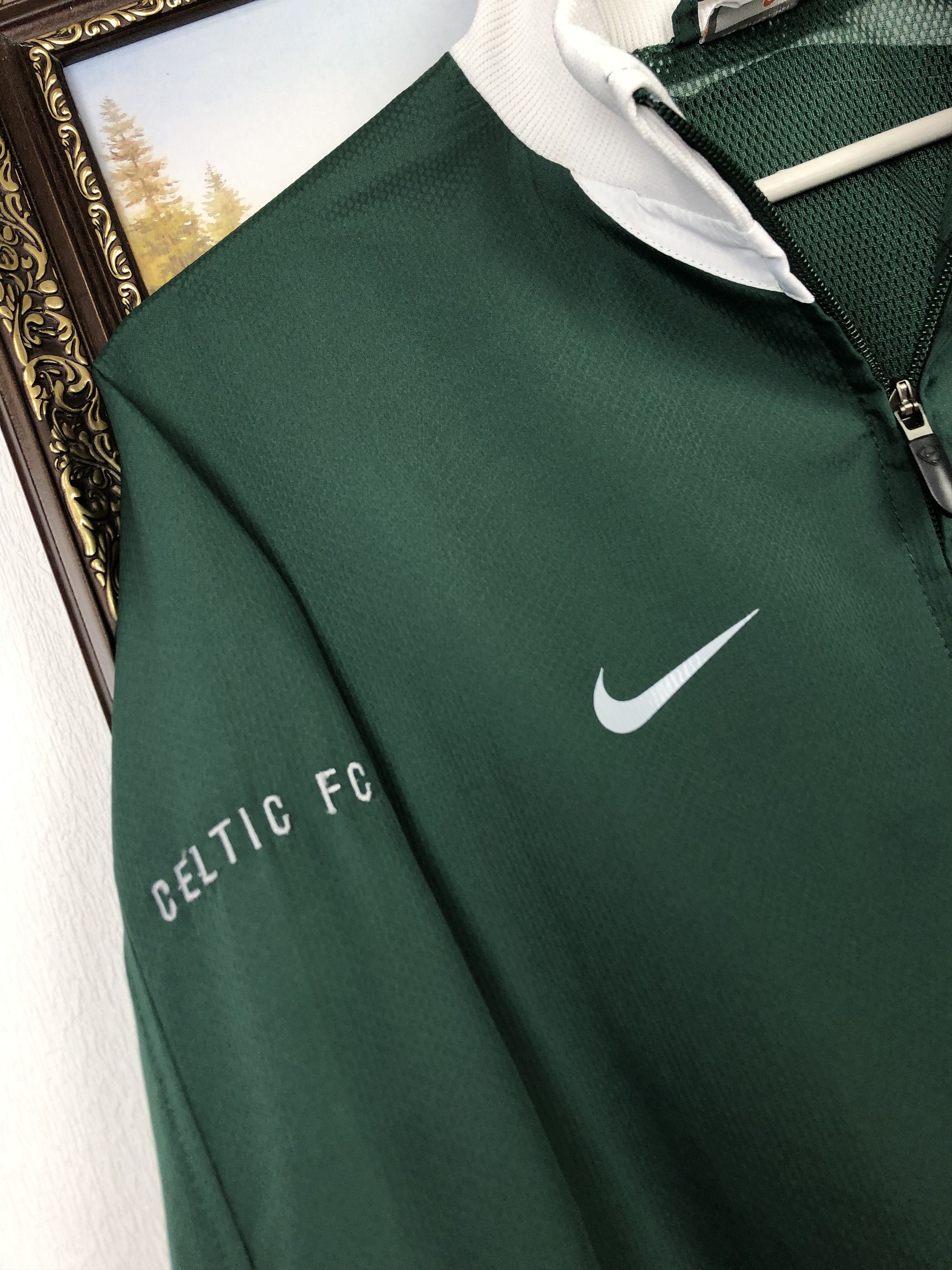 Nike Vintage Nike Celtic Football Jacket Soccer Track Top Mens Size US S / EU 44-46 / 1 - 4 Thumbnail