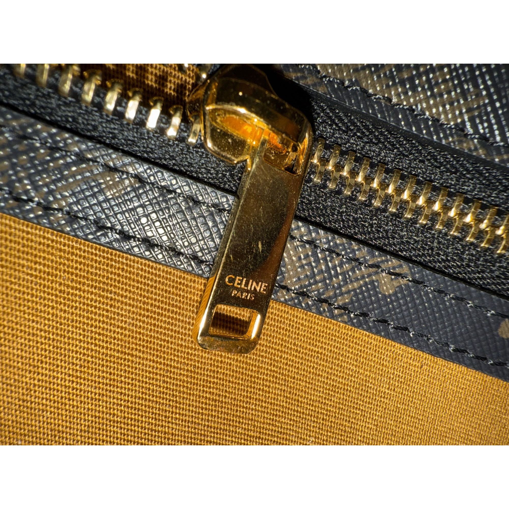 Celine Celine Vertical Cabas Bag In Triomphe Canvas & Leather Size ONE SIZE - 4 Thumbnail