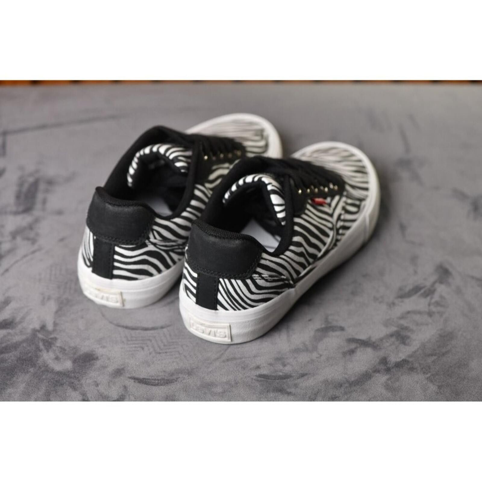 Levi's Levi's Unisex Naya M Zebra Sneaker | Black & White Size US 5 / EU 37 - 10 Thumbnail