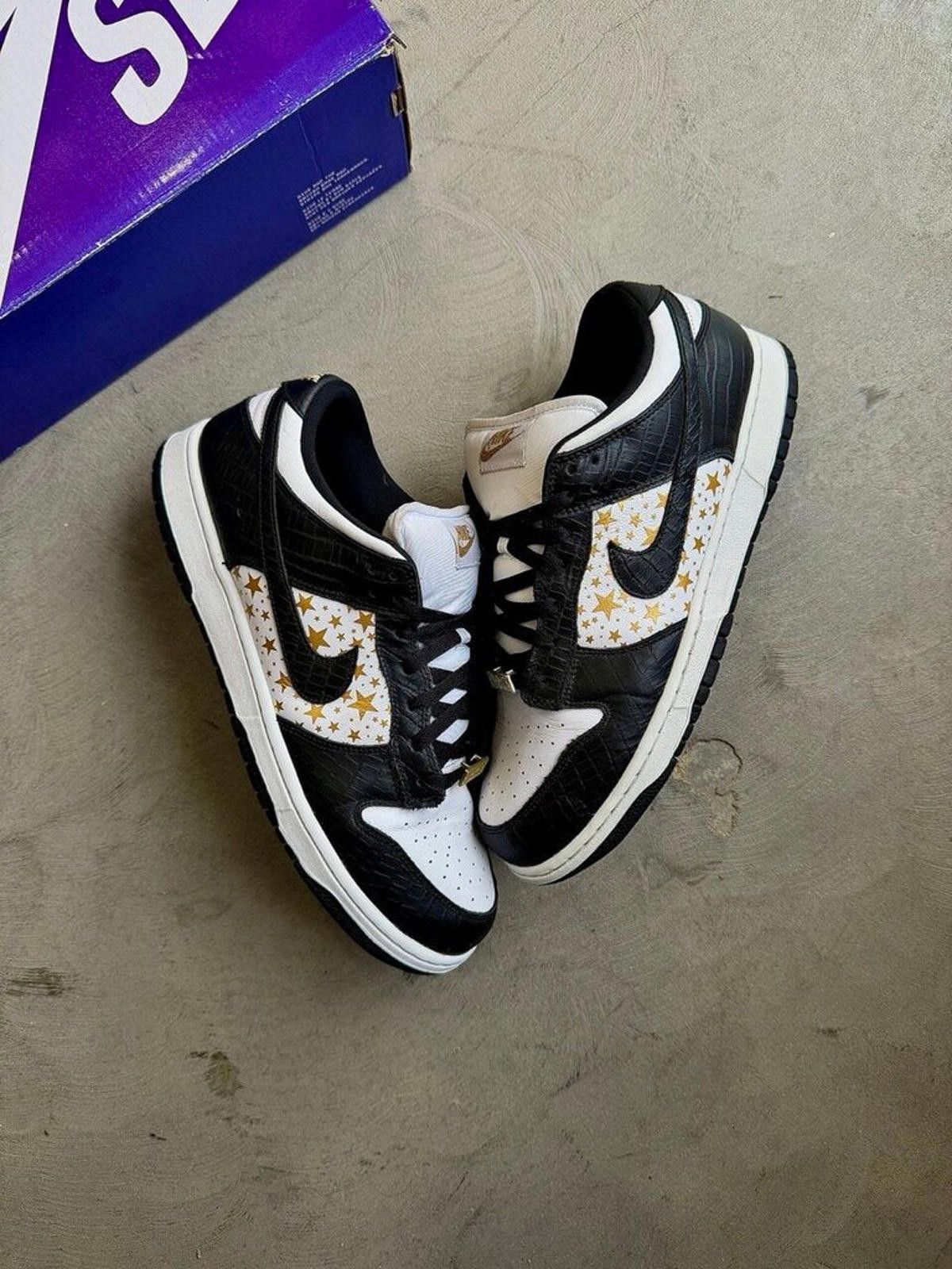 Supreme x Nike SB Dunk Stars Black Sz. 12