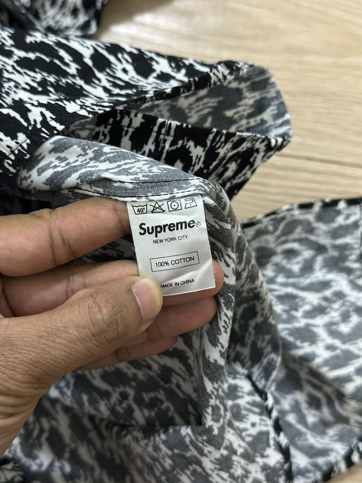 Supreme Rare And Beautiful Supreme SS13 Leopard Shirt Size US M / EU 48-50 / 2 - 9 Thumbnail
