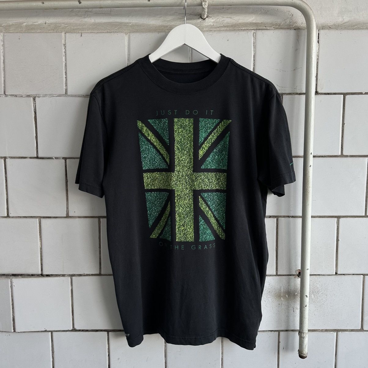 Band Tees × Japanese Brand × Nike Vintage Just Do It Nike Great Britain T-shirts Big Logo Y2K Size US M / EU 48-50 / 2 - 1 Thumbnail