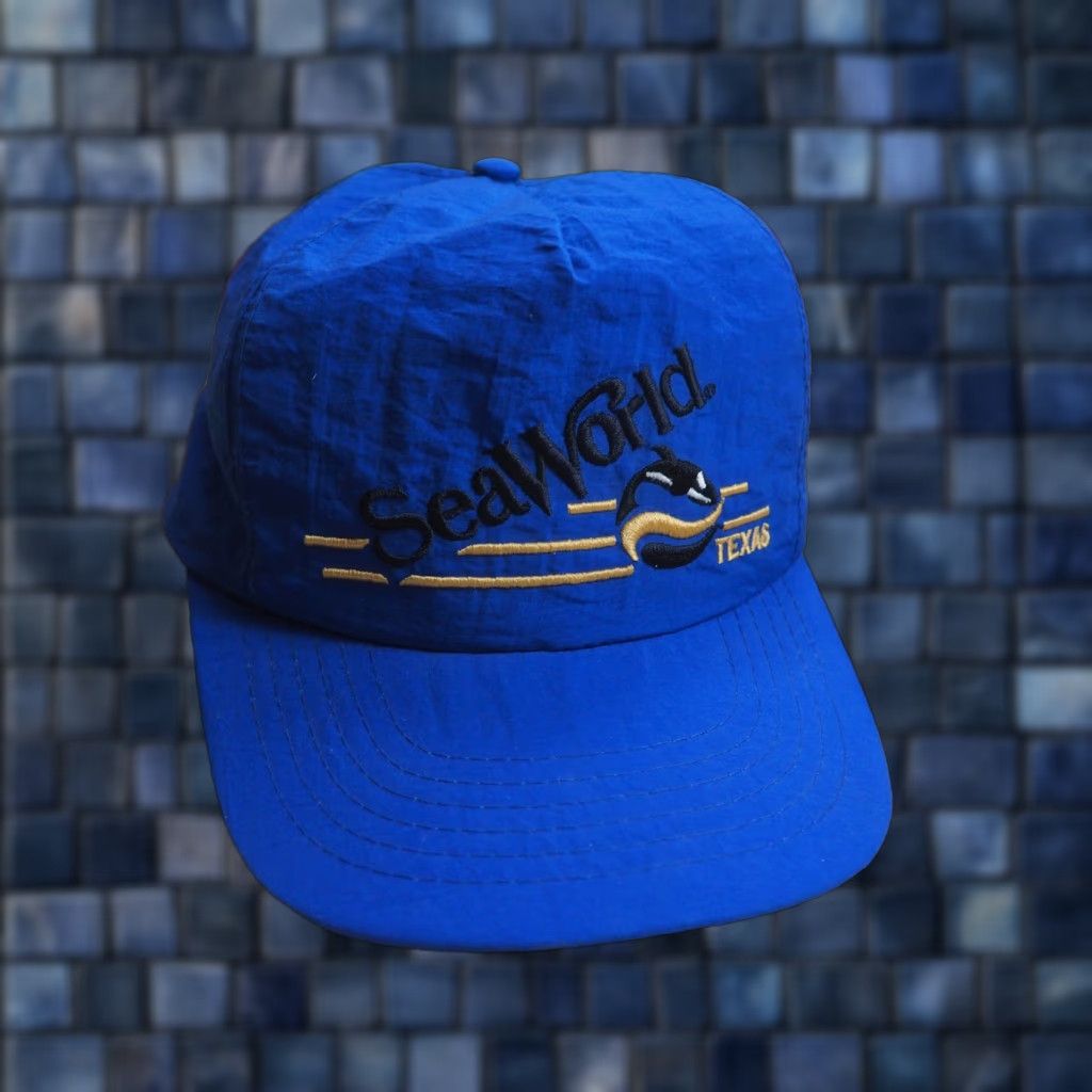 Vintage VTG 90s Seaworld Shamu Royal Blue Snapback Hat Cap OSFM Adjustable Nylon Trucker Men Women Boys Girls Size ONE SIZE - 1 Thumbnail