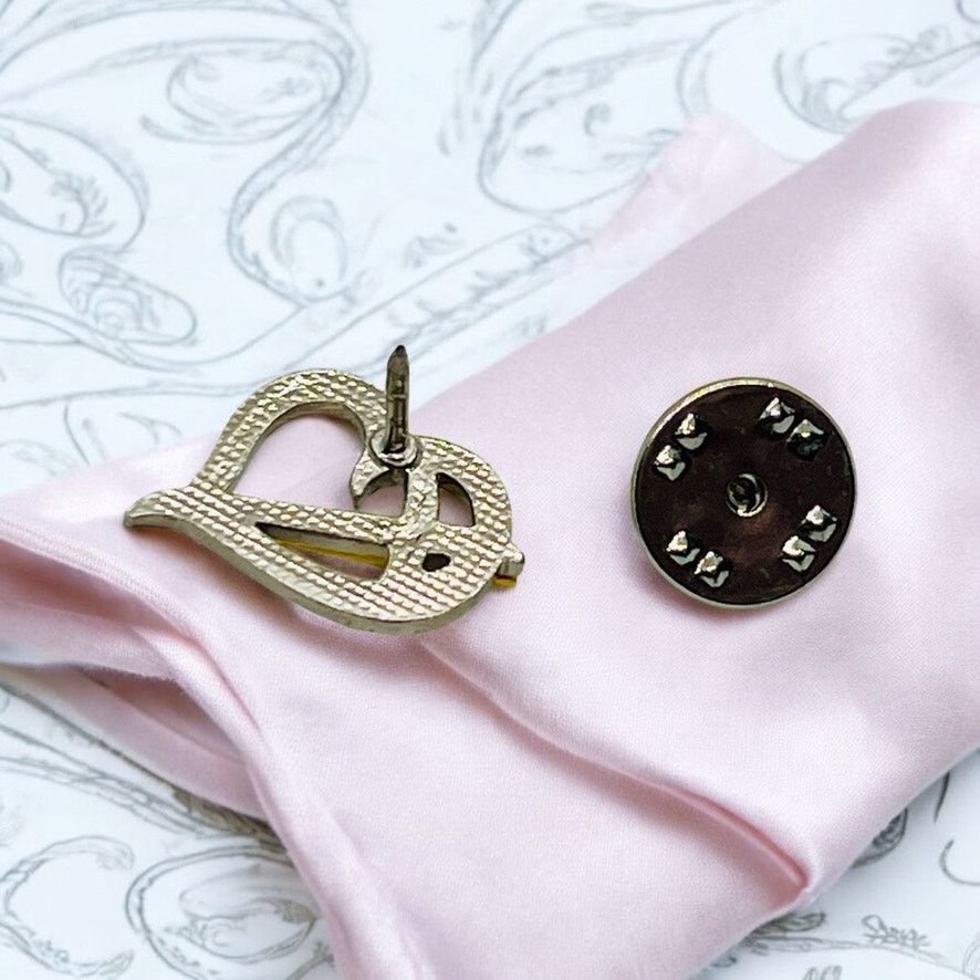 Vintage Mother's Heart Pin-Silver & Gold Tone-Religious-Card-Gift Size ONE SIZE - 6 Thumbnail
