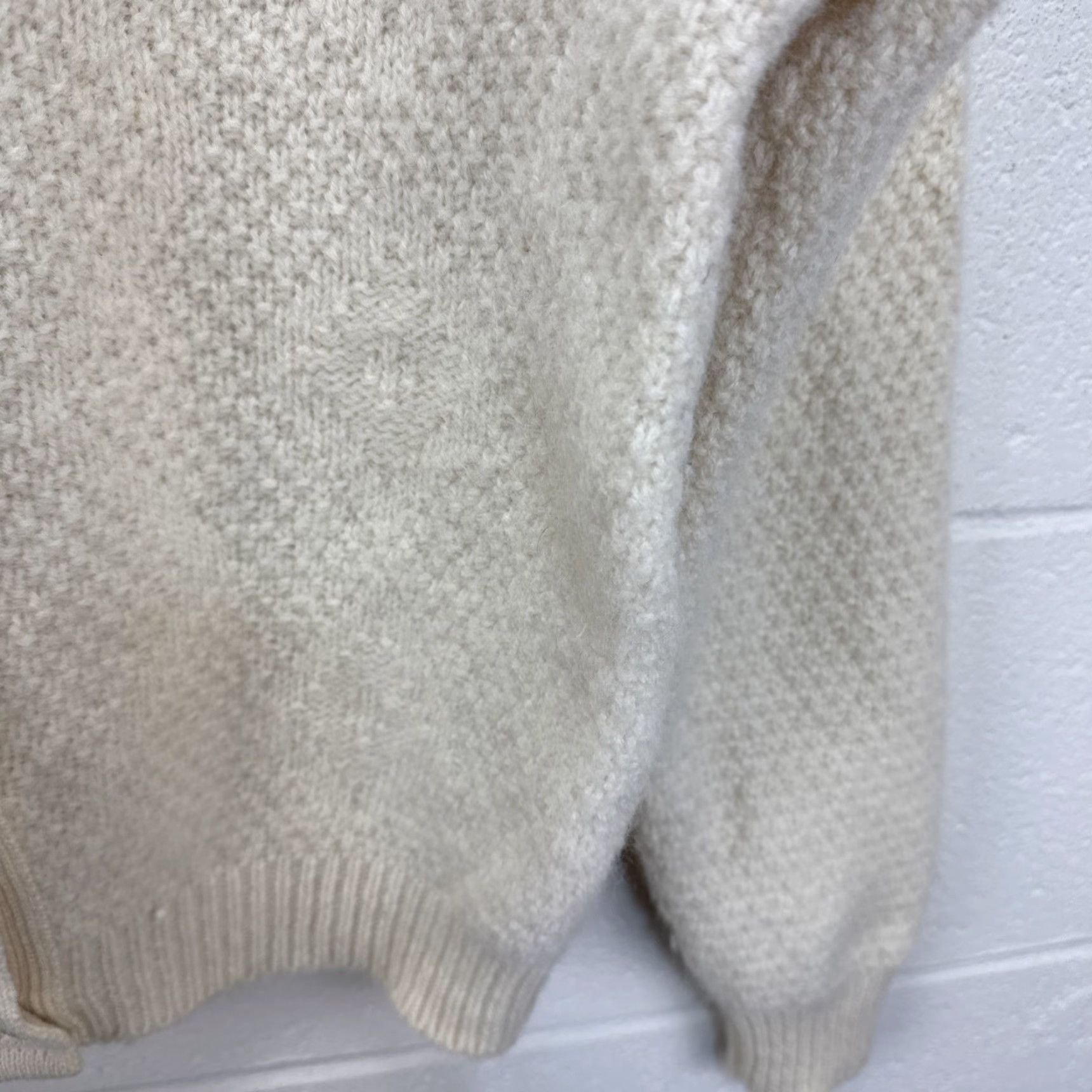 Pendleton VINTAGE Pendleton Women's V Neck Cardigan Sweater 100% Pure Virgin Wool Sz M Ivory 1970s Secretary/Geek Mens? Size M / US 6-8 / IT 42-44 - 7 Thumbnail