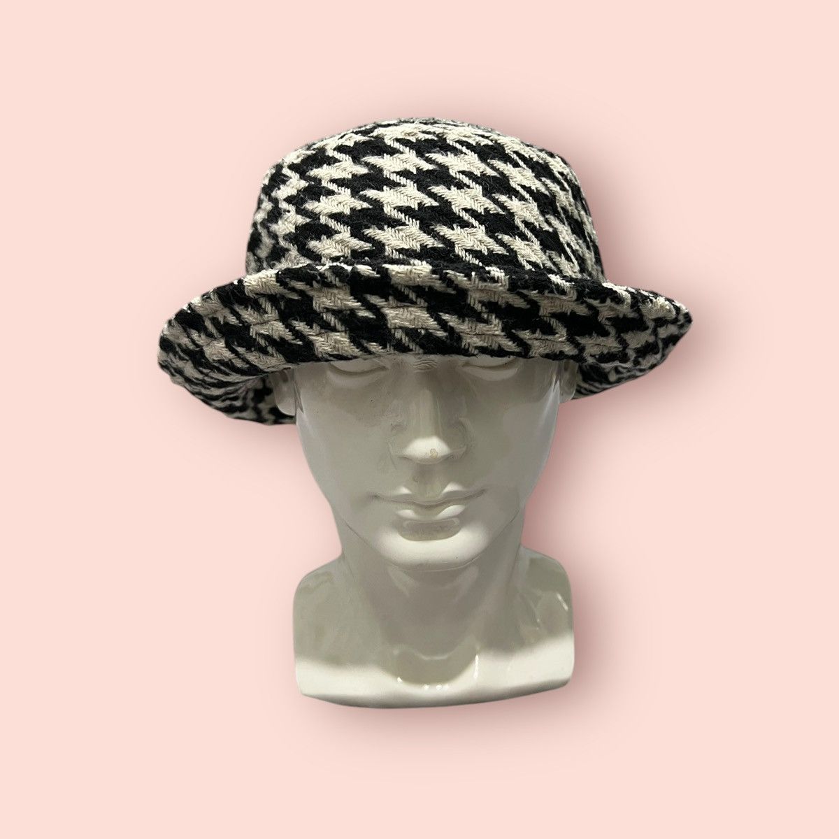 Edition Japan × H&M × L.O.G.G. VINTAGE H&M HOUNDSTOOTH BUCKET HAT Size ONE SIZE - 10 Thumbnail