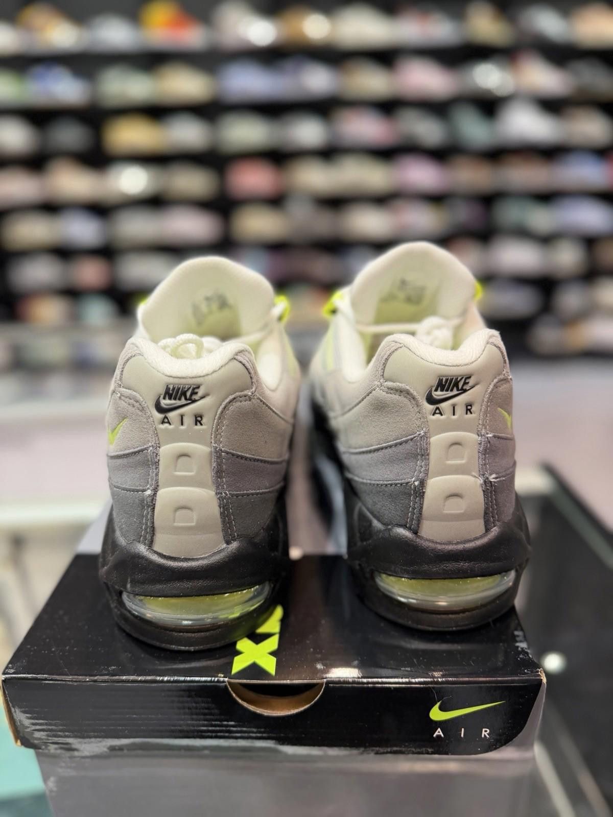 Nike Size 11 - Nike Air Max 95 OG 2025/2026 Neon (HM4740 001) Size US 11 / EU 44 - 8 Thumbnail