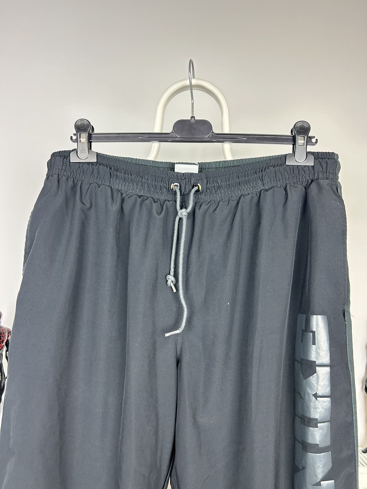 Nike × Vintage Nike Nylon Baggy Swoosh Logo Overisize y2k Pants Joggers Size US 38 / EU 54 - 2 Thumbnail