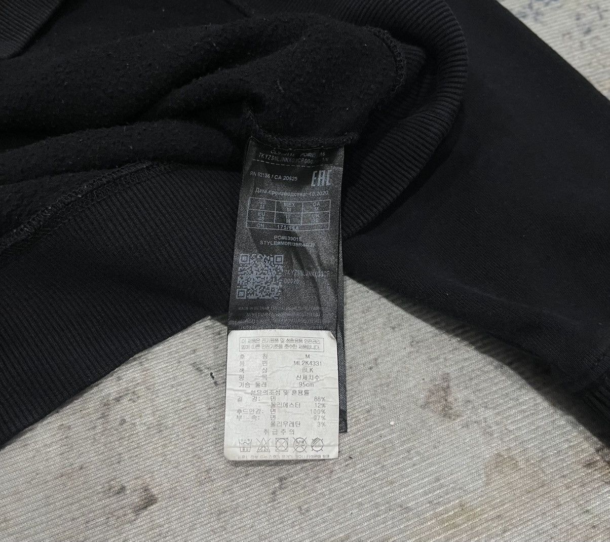 Guess × Pleasures Guess x Pleasures Photo Tee Size US M / EU 48-50 / 2 - 5 Thumbnail