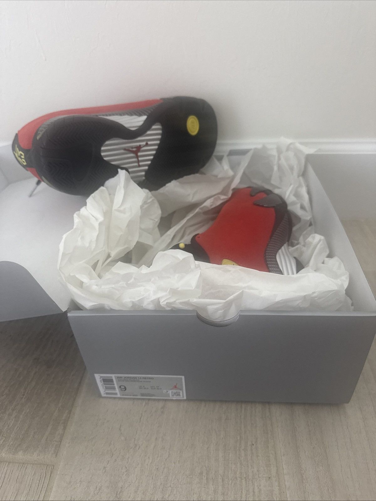 Jordan Brand Jordan 14 Challenge Red ,Ferrari Size US 9 / EU 42 - 8 Thumbnail