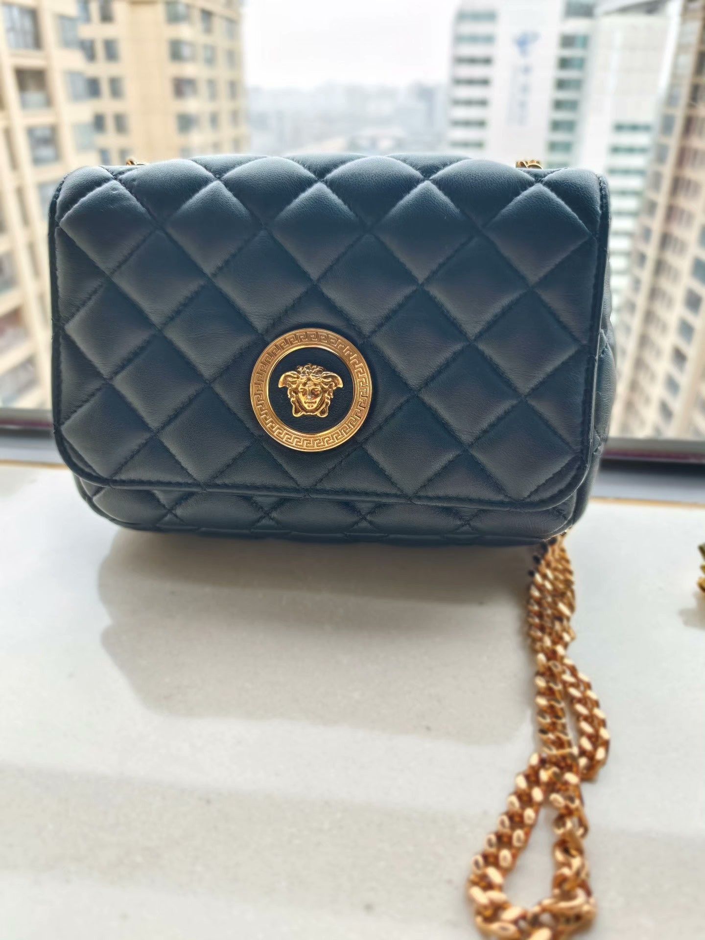 Versace Versace Black Quilted Chain Bag Size ONE SIZE - 1 Thumbnail