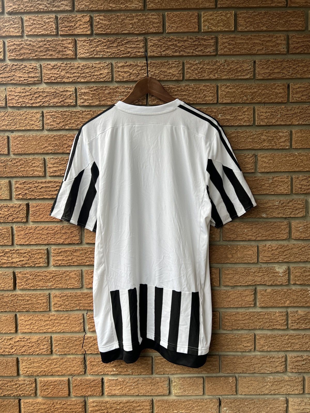 Adidas Adidas Juventus 2015/2016 Home Jersey Football Soccer Size US XL / EU 56 / 4 - 6 Thumbnail
