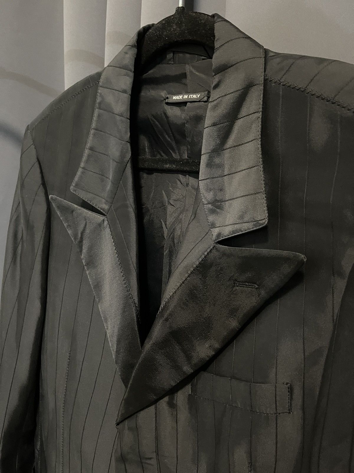 Giorgio Armani (SOLD)Giorgio Armani “Borgo 21” Black Pinstripe Blazer Size US M / EU 48-50 / 2 - 2 Thumbnail
