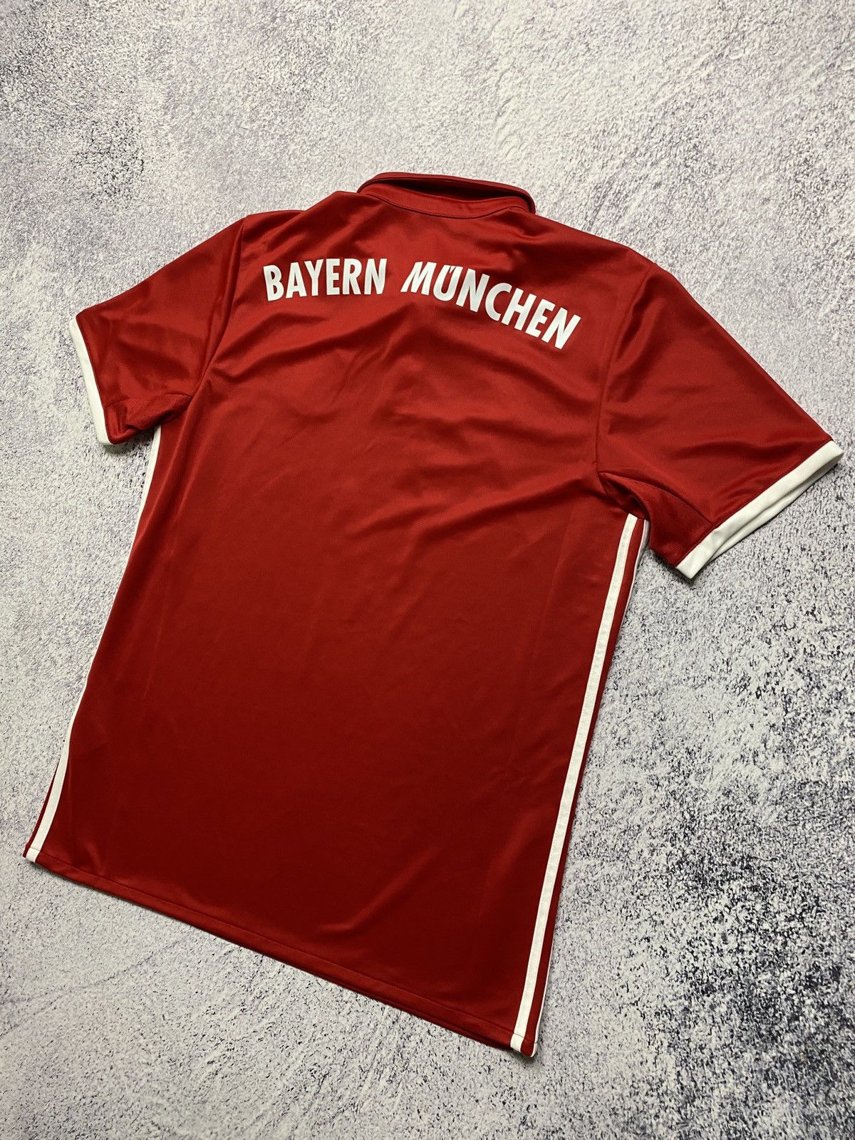 Adidas × Vintage Adidas Bayern Munich 2016/17 Soccer Jersey Football Shirt Size US M / EU 48-50 / 2 - 7 Thumbnail