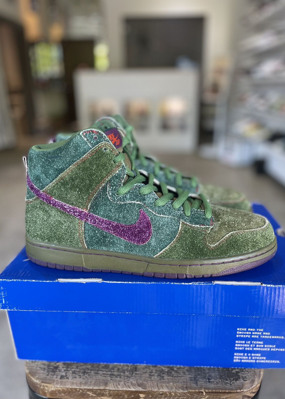 Nike Nike SB Dunk High Skunk 420 Size US 11 / EU 44 - 2 Thumbnail