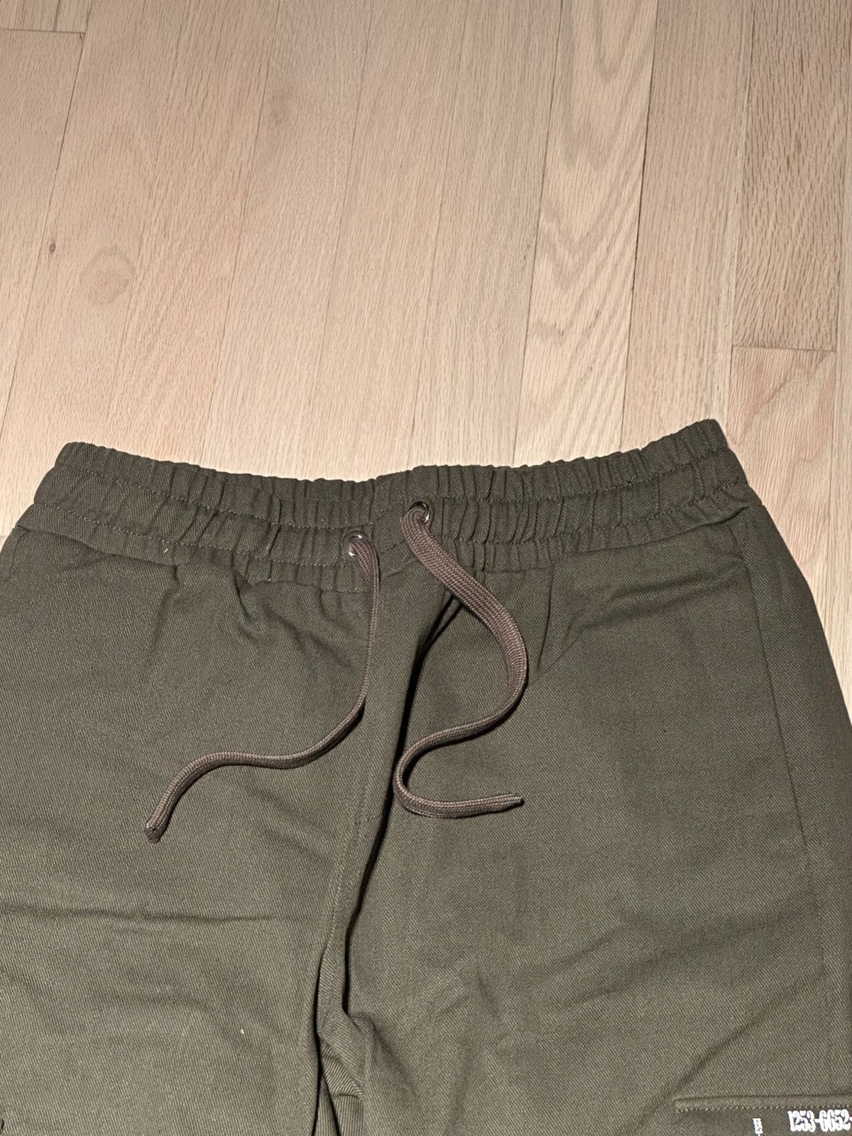 Maniere De Vior Maniere De Voir Army Green Cargo pants Size US 30 / EU 46 - 2 Thumbnail
