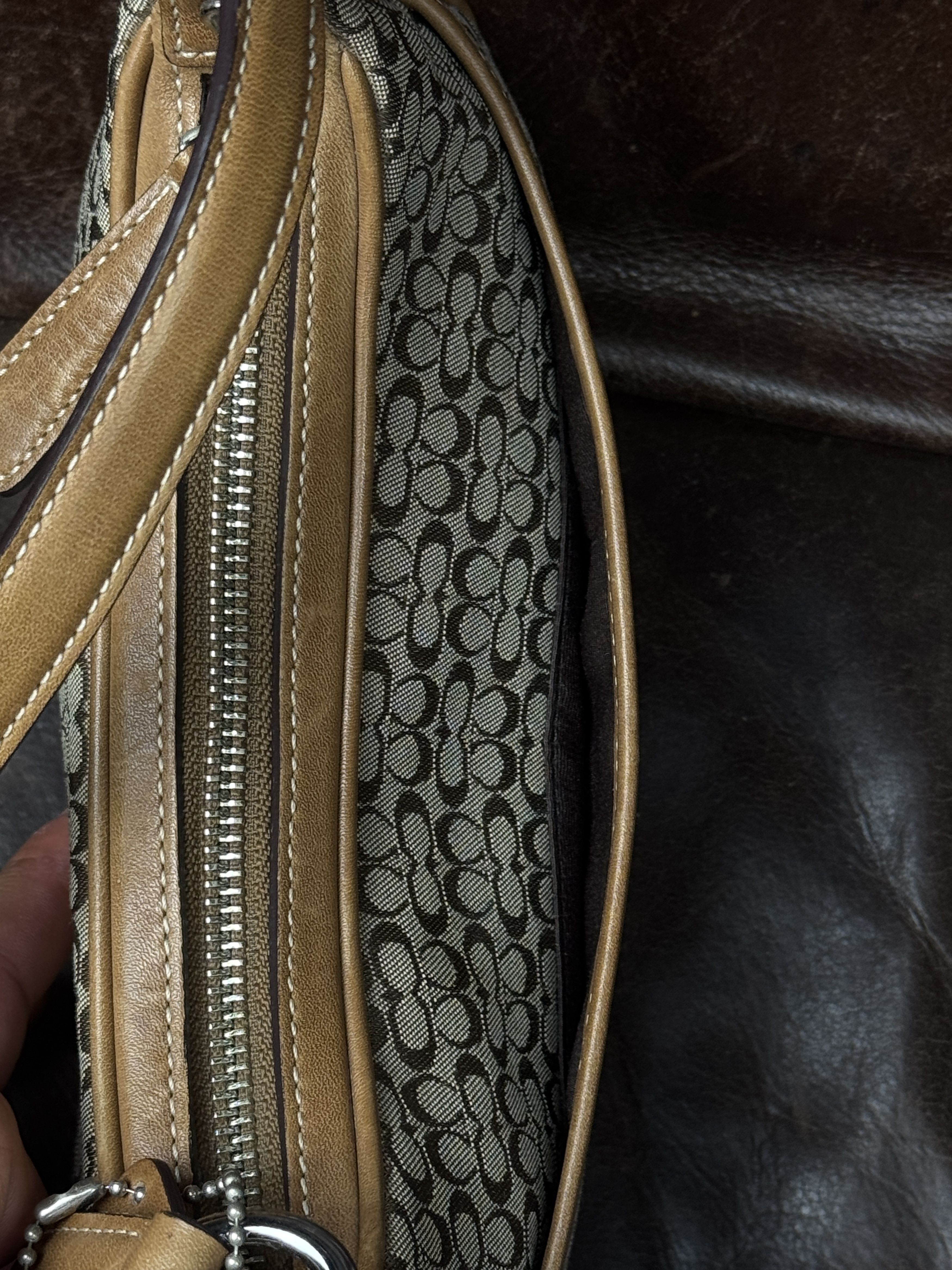 Coach Beautiful Vintage Coach Sufflette Hobo Signature Bag Size ONE SIZE - 8 Thumbnail