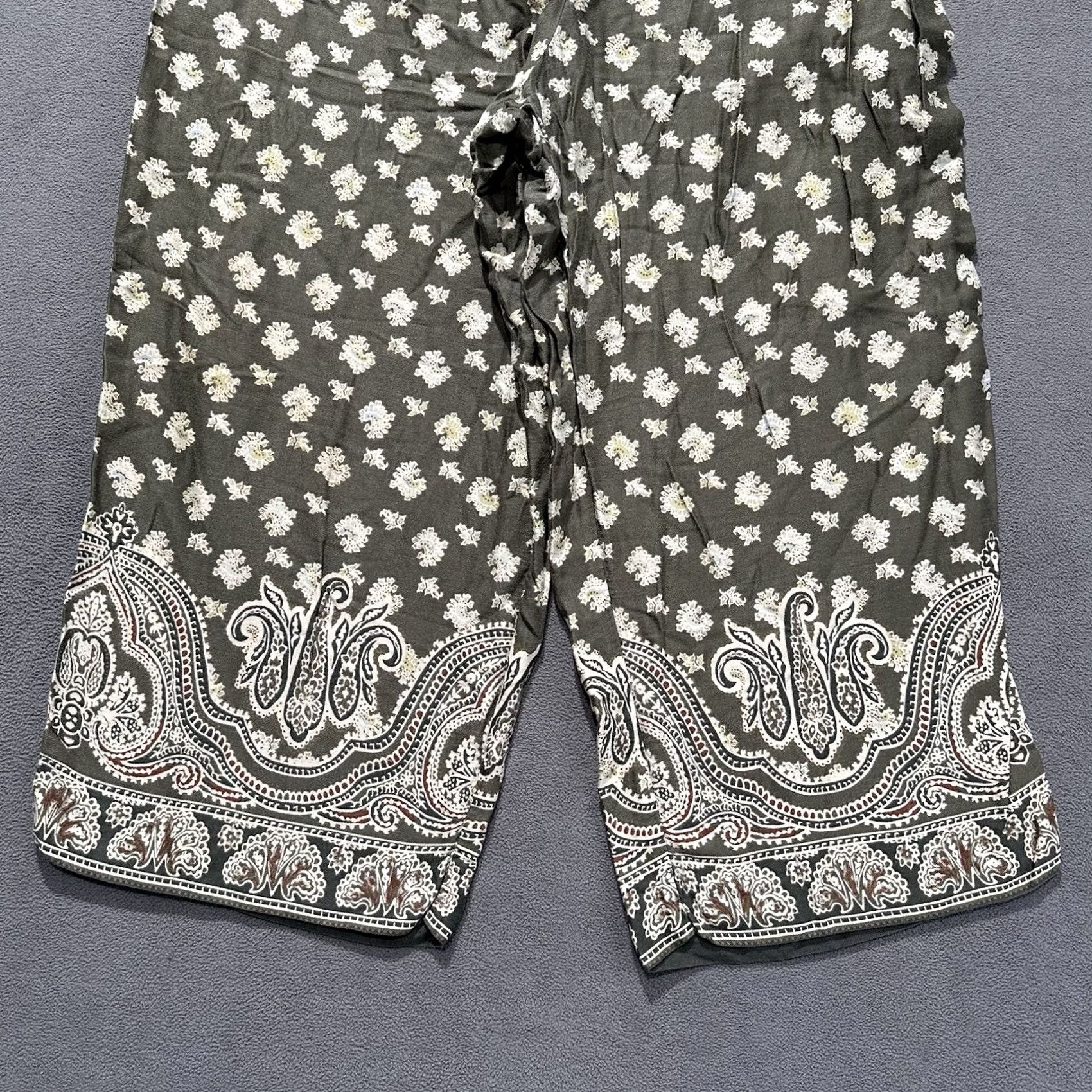 Vintage Islander Cropped Pants Women's 24W Green Tropical Paisley Elastic Waist Cropped Pant Beac h Bohemian Unspecified Size 42" / US 20 - 5 Thumbnail