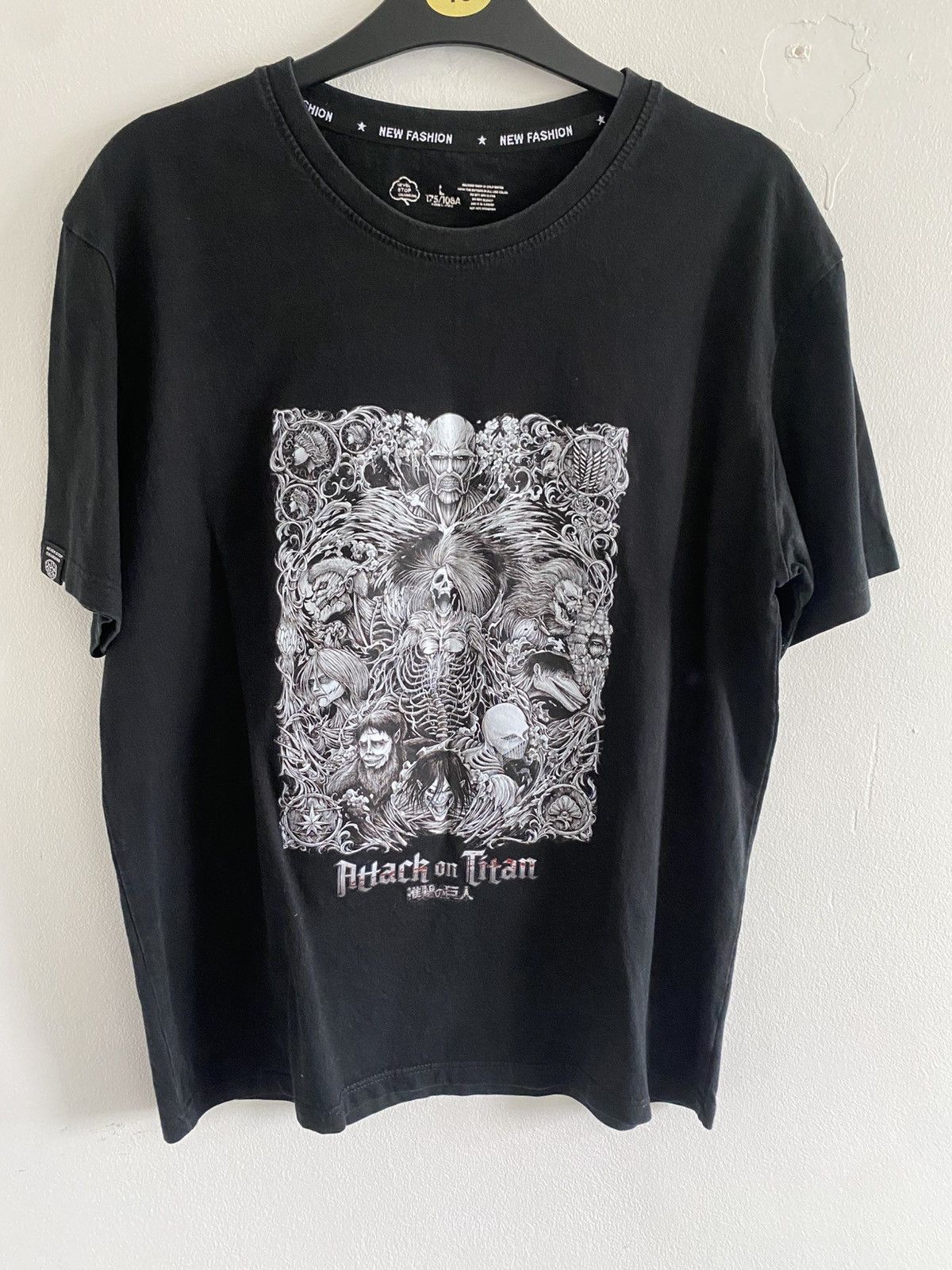 Japanese Brand × Vintage Anime Japanese Attack On Titan Shirt Size US M / EU 48-50 / 2 - 1 Thumbnail