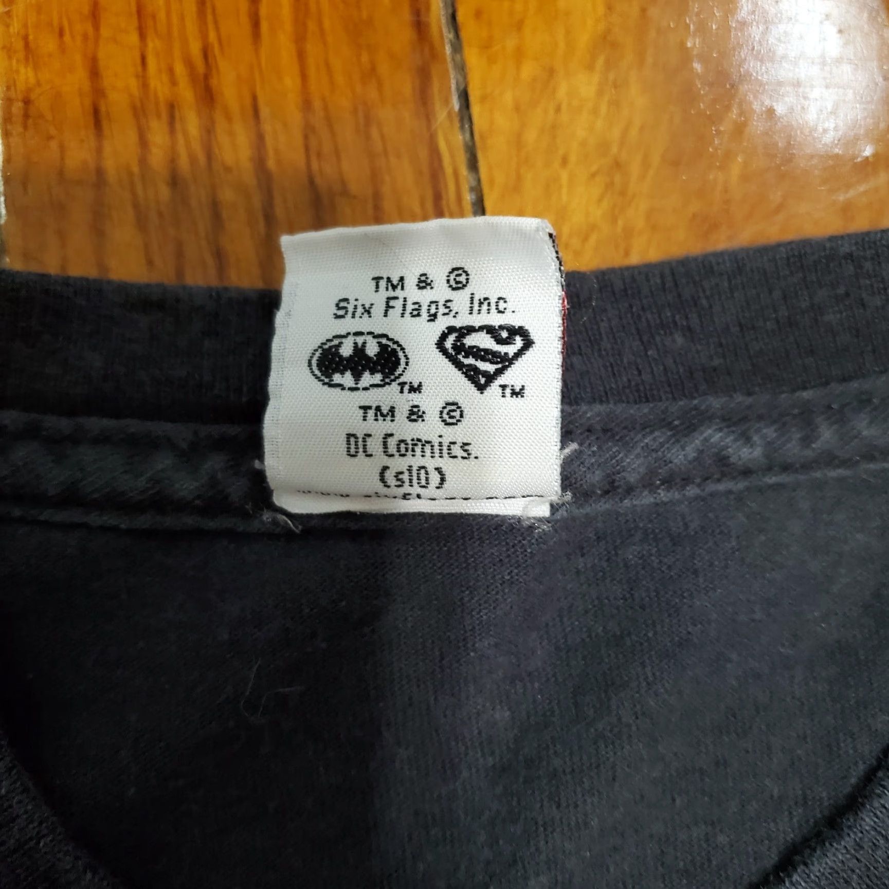 Vintage VINTAGE Six Flags Superman Shirt Shirt Men S Black Short Sleeve Crew Neck Graphic Print Cotton Blend T-Shirt 2010-2019 Modern Theme: Flag Size US S / EU 44-46 / 1 - 4 Thumbnail
