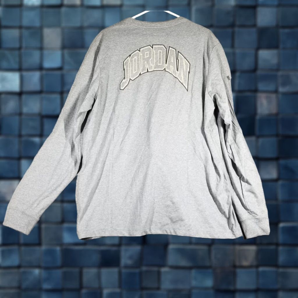 Nike Nike MJ Long Sleeve Crew Shirt Men XL Gray Logo 85 Jumpman 100% Cotton Standard Fit DV1465-091 Size US XL / EU 56 / 4 - 1 Thumbnail