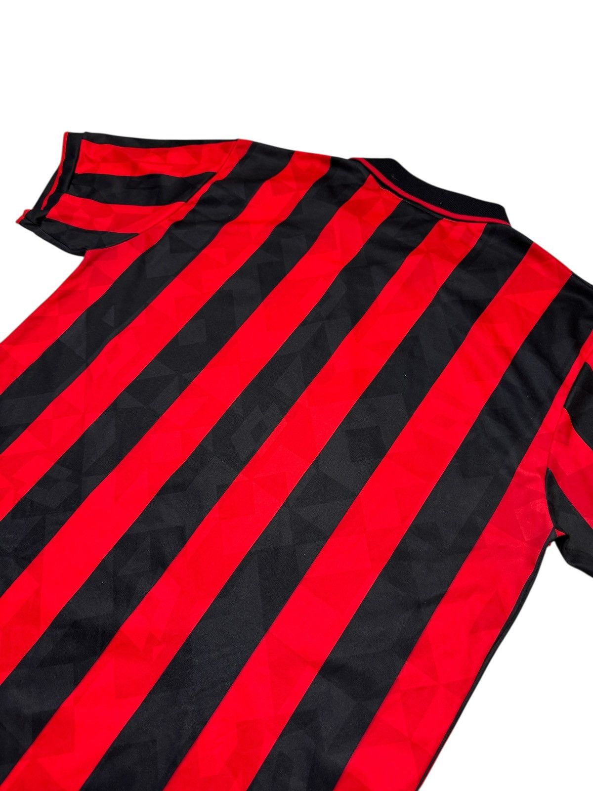 Lotto Sport AC Milan home Jersey T shirt 1993/94 XL Lotto A276 Size US XL / EU 56 / 4 - 5 Thumbnail
