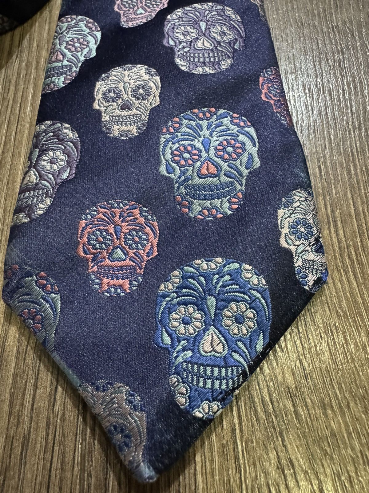 Other UK Limited Edition Navy & Blue Skull Silk Tie By Van Buck UK Size ONE SIZE - 8 Thumbnail