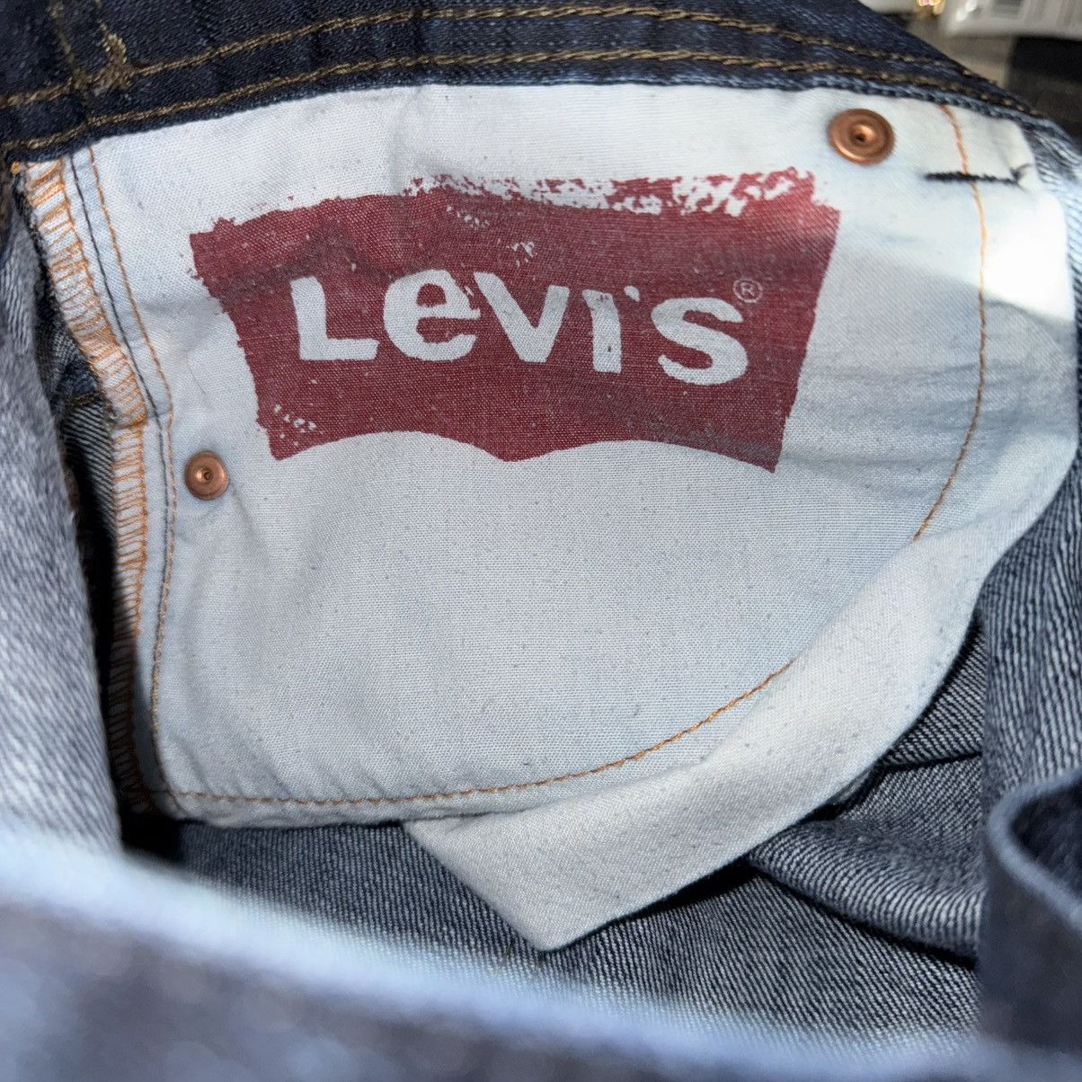 Levi's Levi’s 514 straight fit back zipper pocket jeans 33/30 Size US 33 - 6 Thumbnail