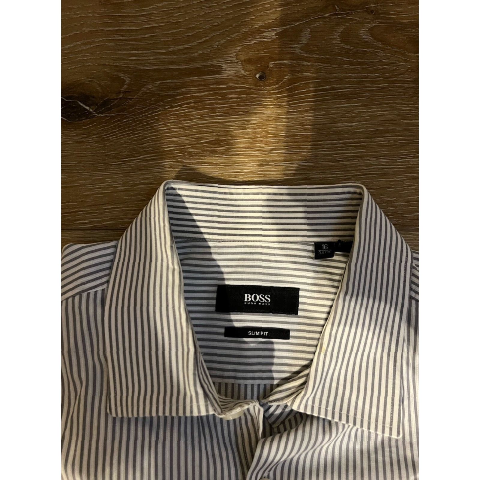Hugo Boss HUGO BOSS Mens White Striped Long Sleeve Button Up Slim Fit Size 16 Shirt Slimming Men 16 White Striped Button-Up Mens Size US L / EU 52-54 / 3 - 3 Thumbnail
