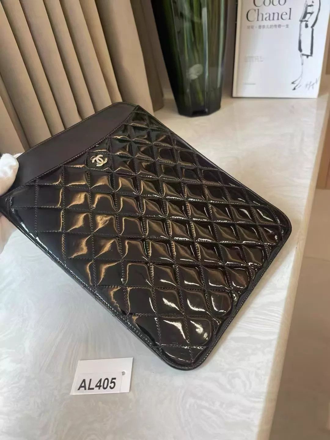 Chanel Chanel black patent leather iPad case new 1500 Size ONE SIZE - 2 Thumbnail
