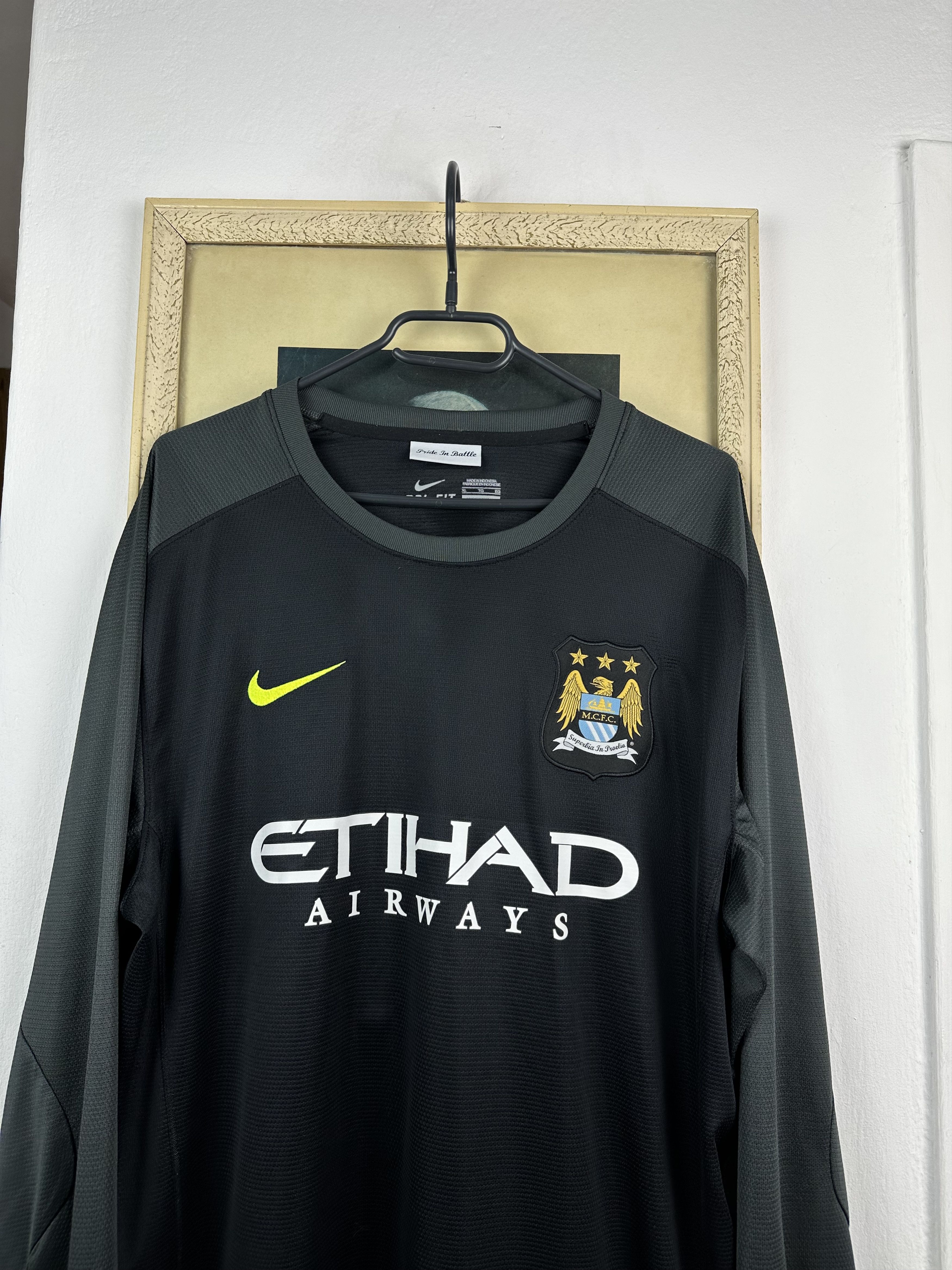 Nike Manchester City football shirt 2013 Long Sleeve Nike Jersey Size US XL / EU 56 / 4 - 2 Thumbnail