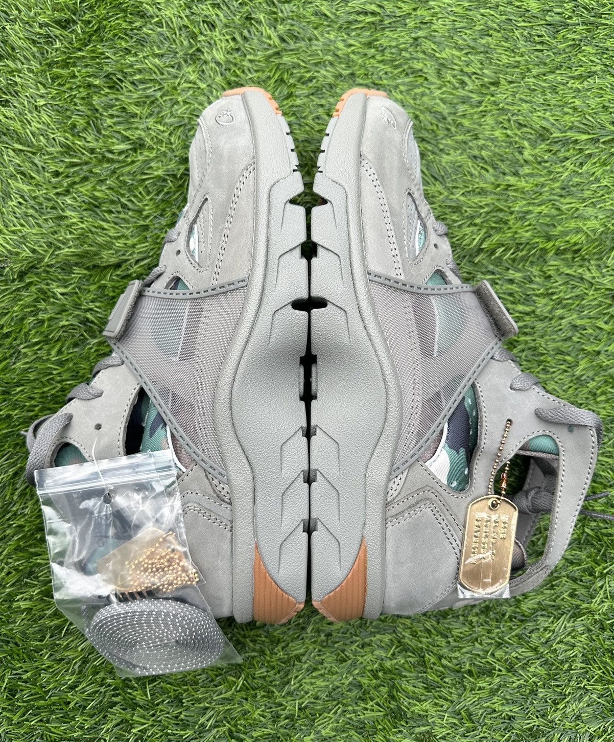 Corteiz × Nike Corteiz x Nike Air Trainer Huarache Gully Grey Size 10 M Size US 10 / EU 43 - 1 Thumbnail