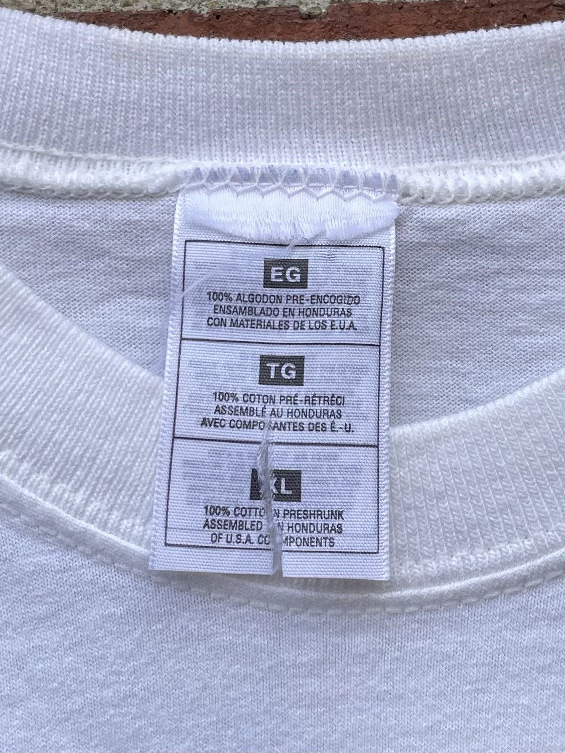 Fruit Of The Loom Vintage Eric Clapton T-Shirt Pilgrim World Tour Size XL Size US XL / EU 56 / 4 - 2 Thumbnail