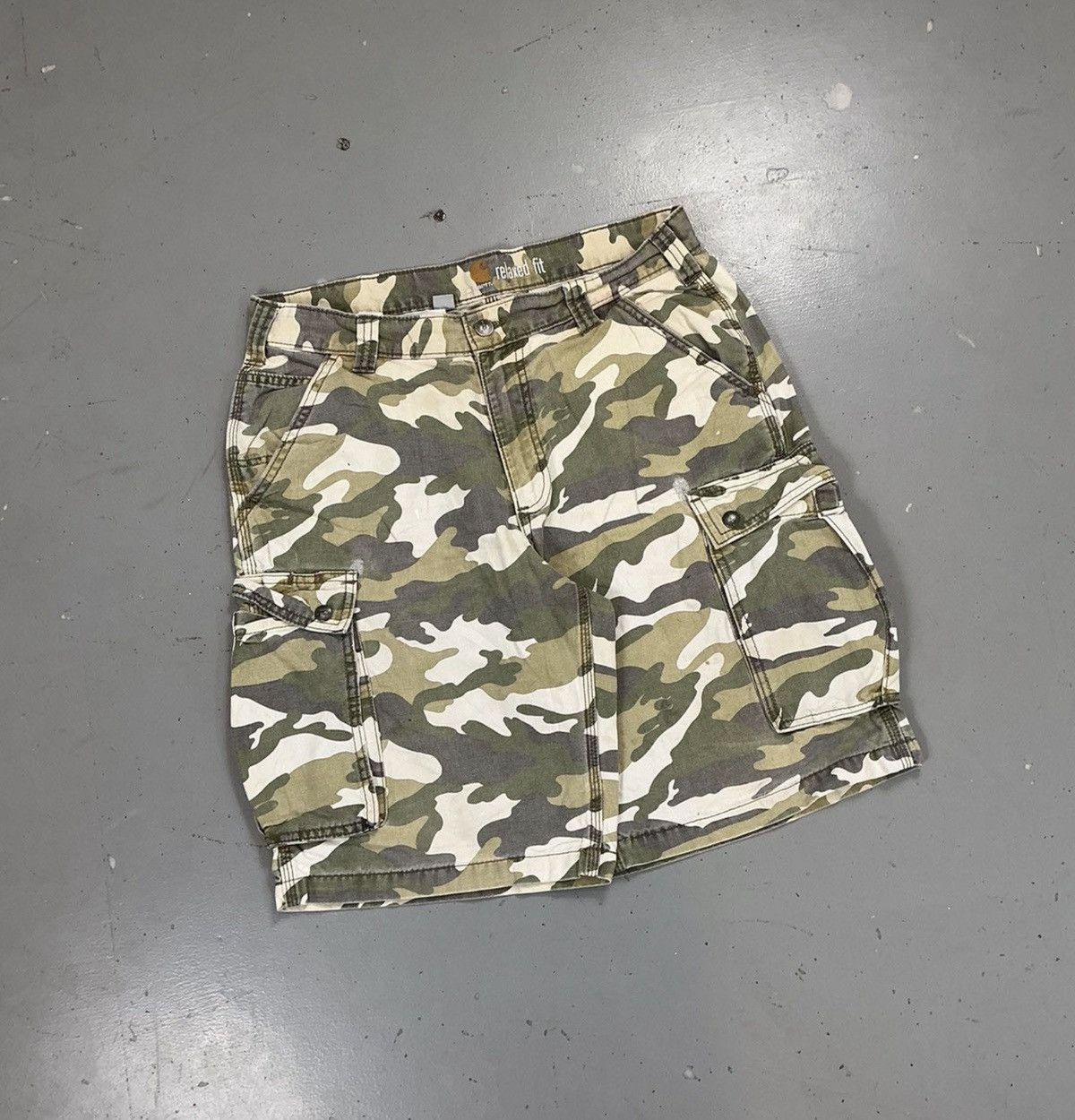 Carhartt Vintage carhartt camo shorts Size US 32 / EU 48 - 2 Thumbnail
