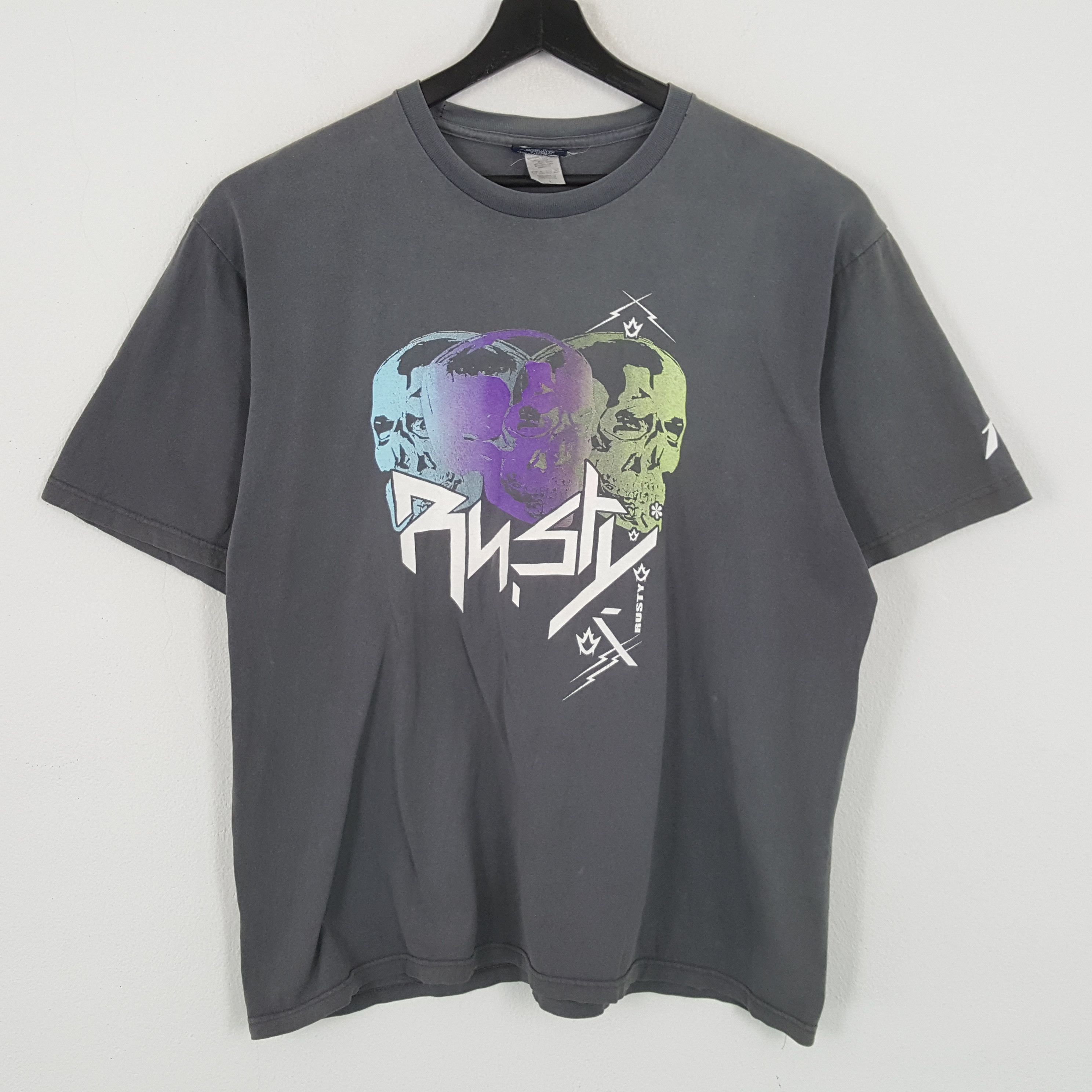 Rusty × Vintage RUSTY Tshirt Skulls Design Rock Punk Streetwear Style Size US XL / EU 56 / 4 - 1 Thumbnail
