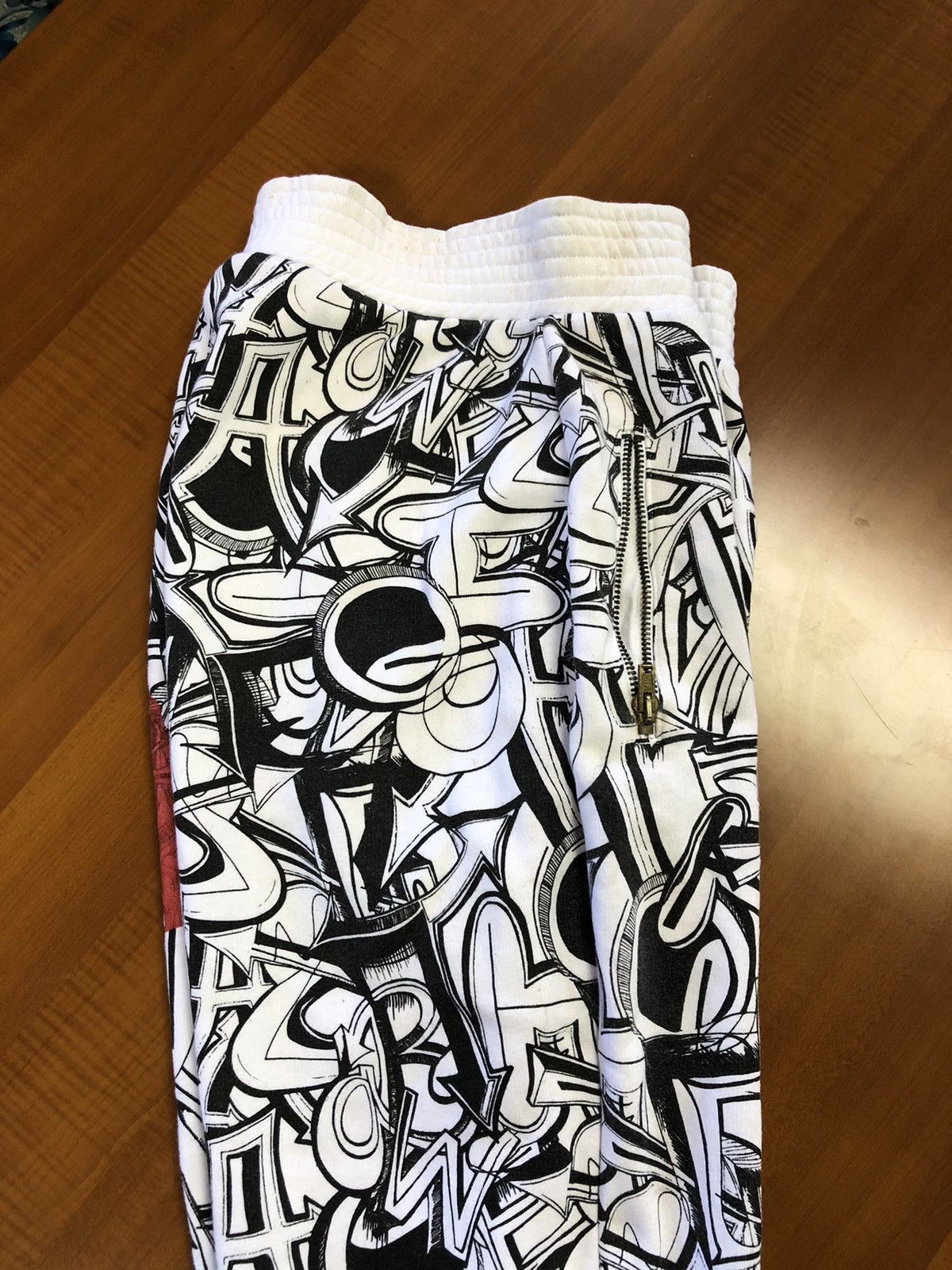 Asos Asos Grafiti Designed Sweatpant Size 26" / US 2 / IT 38 - 15 Thumbnail