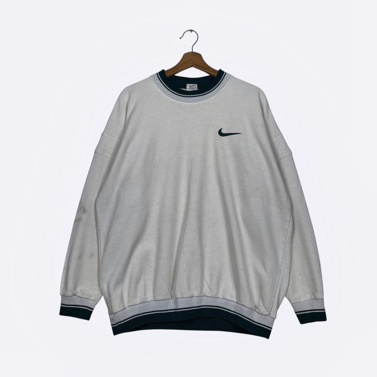 Nike Vintage Nike Swoosh Small Logo Sweater Size US L / EU 52-54 / 3 - 1 Thumbnail