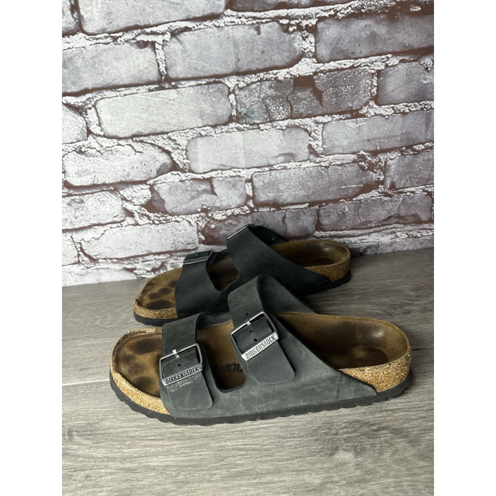 Birkenstock Birkenstock Arizona Black Leather Oiled Slides Sandals Women Size US 9 / IT 39 - 14 Thumbnail