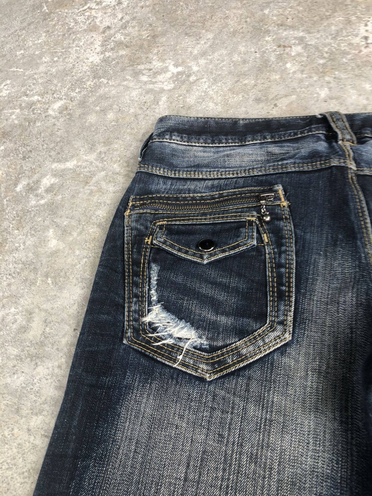 If Six Was Nine Japanese Nicole Flared Jeans Distressed Denim Size US 32 / EU 48 - 16 Thumbnail