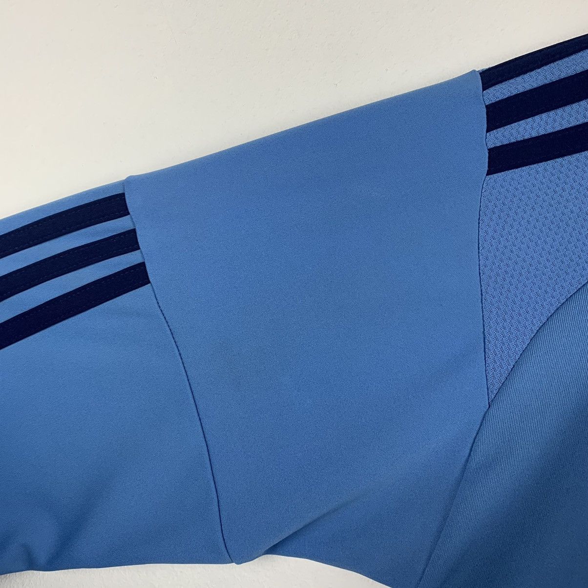 Adidas Adidas FC Bayern Munich 2016-17 Away Jersey Size L Size US L / EU 52-54 / 3 - 9 Thumbnail